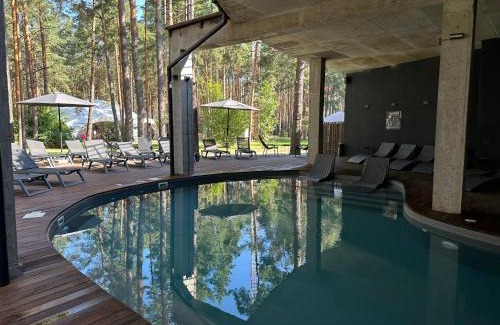 Kyiv Oblast Hotel | Relax at Sosnovel: Pet-Friendly Oasis with Ocean Views