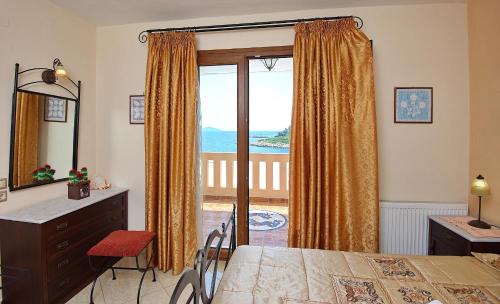 Steni Vala Apartment | Experience Sossinola: Oceanfront Comfort with Pet-Friendly Perks