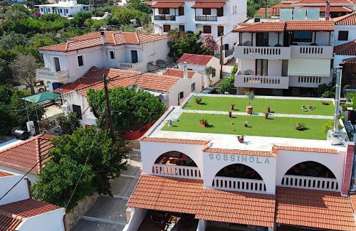 Steni Vala Apartment | Experience Sossinola: Oceanfront Comfort with Pet-Friendly Perks