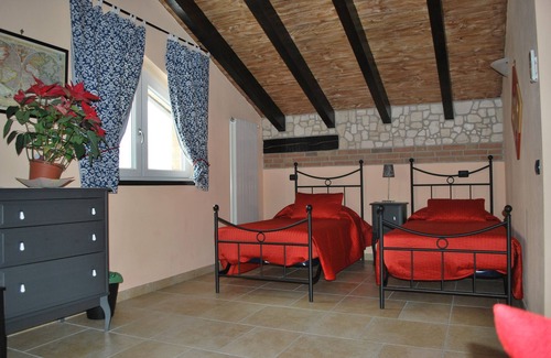 Rho Bed & Breakfast | Explore Comfort at Sosta Fiera B&B with Family-Friendly Amenities