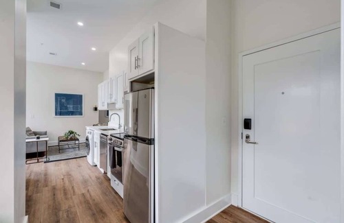 Center City East Apartment | Modern Sosuite 1BR Apt with Gym and Park View Amenities