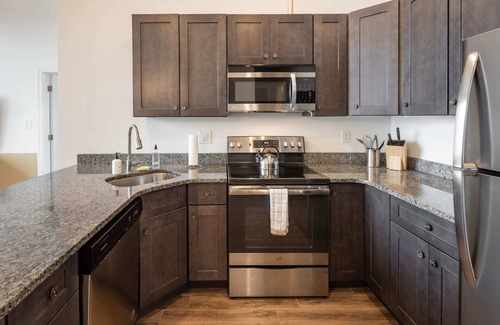 West Poplar Apartment | Guest Rated 10/10: Sosuite's Pet-Friendly 2BR Apartment