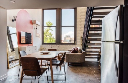 West Philadelphia Apartment | Discover Sosuite: Studio Loft with Gym & Lounge Amenities