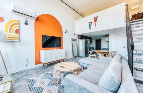 West Philadelphia Apartment | Discover Sosuite: Studio Loft with Gym & Lounge Amenities