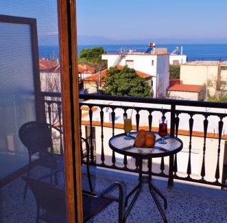 Skala Sotiros House | Cozy Sotiras Rooms: Pet-Friendly Haven for Families