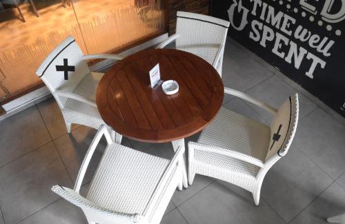 Bendungan Hilir Hotel | Comfortable Sotis Residence Pejompongan with Breakfast & Accessibility