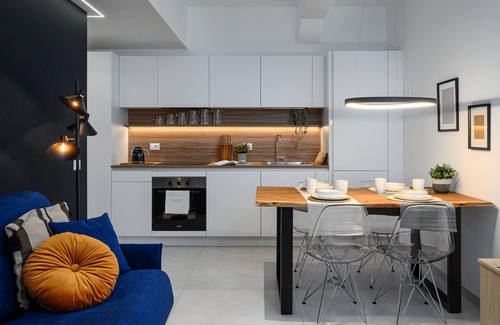 Zona Risorgimento Hotel | Discover Sotto Loft: Family-Friendly with Top Amenities