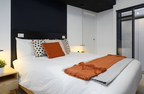 Zona Risorgimento Hotel | Discover Sotto Loft: Family-Friendly with Top Amenities