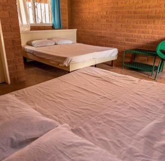 Loumbila Hotel | Comfortable Sougri Doogo: Family-Friendly & Pet Welcome