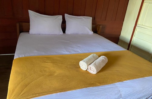 Don Khon House | Budget-Friendly Souksanh Guesthouse for Family Stays