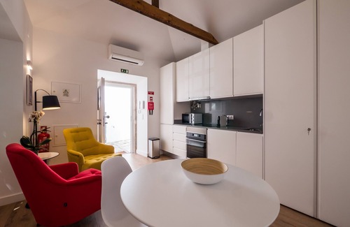 Socorro House | Highly Rated Soul House - Your Ideal Home Away from Home