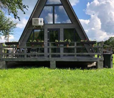 Pilipets Ski Chalet | Guest Rated: Soul House with Pet and Child-Friendly Comfort