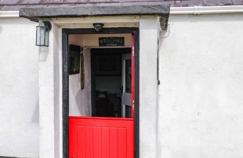 Achill Sound House | Pet & Child Friendly Getaway at Sound Cottage
