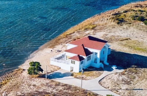 Kinnakeet House | Beachfront Kiteboarding Paradise with Pool & Ocean Views