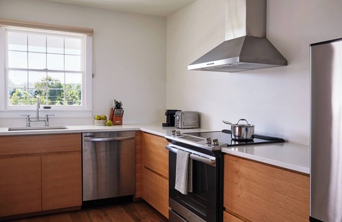 Greenport Hotel | Idyllic Ocean View Retreat at Sound View Greenport Hotel