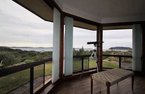 Goode Beach House | Relaxing Sound View Retreat with Oceanfront Spa & Hot Tub