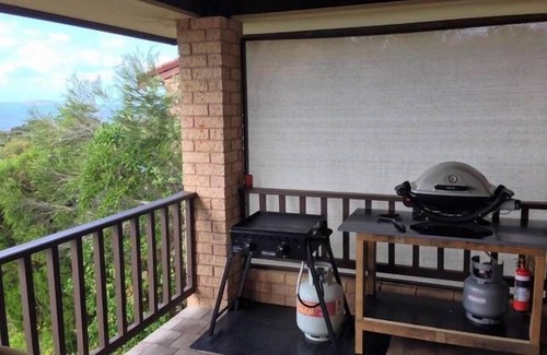 Goode Beach House | Relaxing Sound View Retreat with Oceanfront Spa & Hot Tub