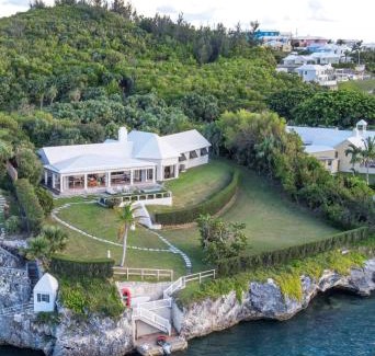 Smith's Villa | Exclusive Sound Winds Oceanfront Estate with Tennis & Pool