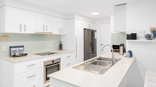 Woorim House | Relax at Sounds Of The Ocean with Pool and Ocean Views