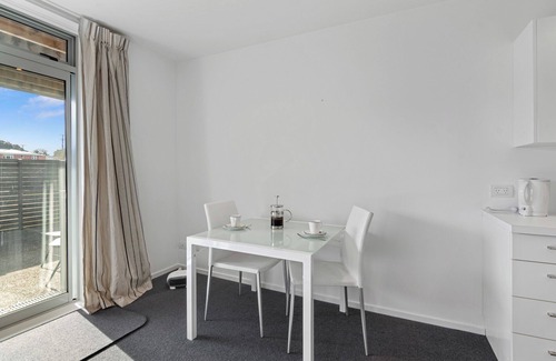 Picton Cottage | Inviting Sounds Studio - Family-Friendly Unit in Picton