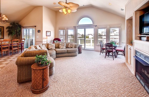 Wind Over Waves House | Dog-Friendly Salvo: Pool, Hot Tub & Game Room Await You
