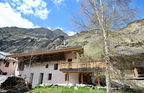 Champagny-en-Vanoise House | Discover Sourire Altitude: Family-Friendly Getaway
