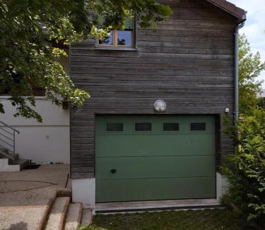 Les Noes-pres-Troyes Apartment | Oceanfront Bliss at Sous le figuier - Child Friendly Haven
