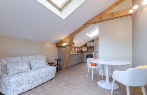 Les Noes-pres-Troyes Apartment | Oceanfront Bliss at Sous le figuier - Child Friendly Haven