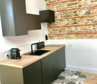 Toulouse East Apartment | Stellar Stay at SOUS LES ETOILES - Rated 8.9/10!