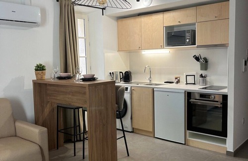 Velaux Apartment | Discover Sous les Platanes: 10/10 Rated Family Retreat