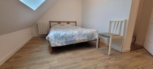 Bethune Apartment | Cozy Retreat at Sous les toits de Béthune - 8.4/10 Rated