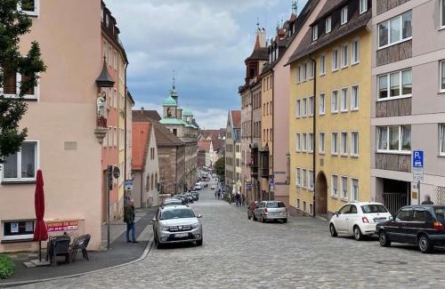 Altstadt - Sankt Sebald Apartment | Cozy Souterrain-Studio Near Castle and Main Market