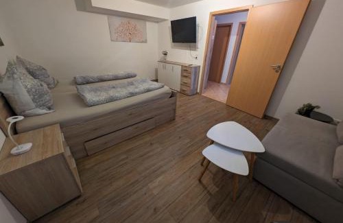 Gottmadingen Apartment | Modern Souterrainwohnung: Child-Friendly & Highly Rated 8.8