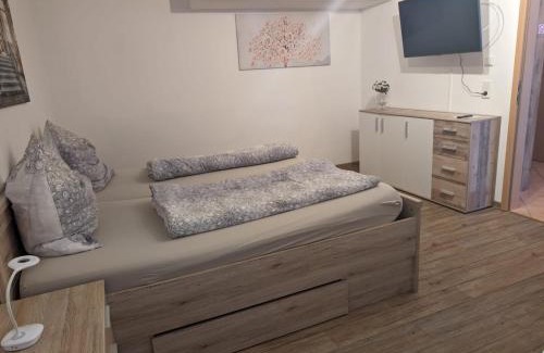 Gottmadingen Apartment | Modern Souterrainwohnung: Child-Friendly & Highly Rated 8.8