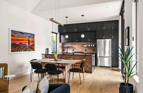 Bouldin House | South 1st St Hideaway - 2 bedroom - DT ATX