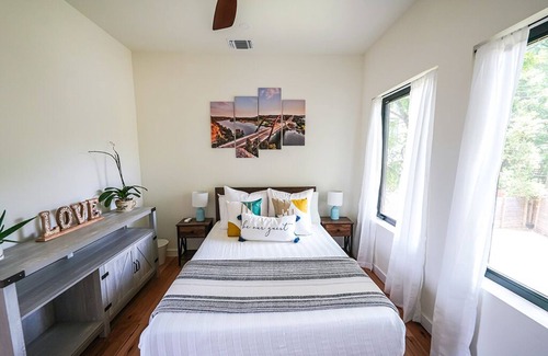 Galindo House | Ideal South Austin Home with Heated Pool & Gym for Families