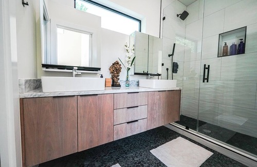 Galindo House | Ideal South Austin Home with Heated Pool & Gym for Families