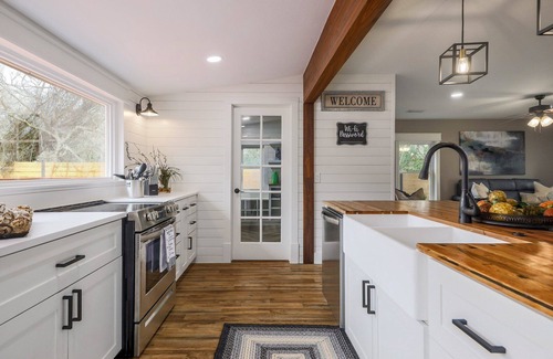West Oak Hill House | South Austin Retreat: Pool, Spa & Backyard Fun Awaits!