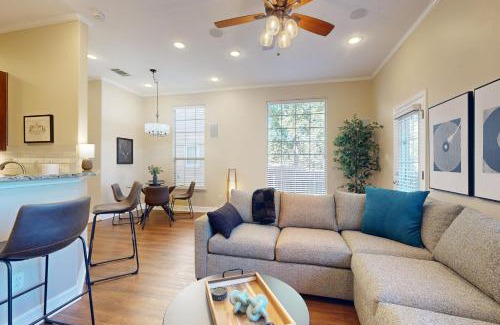 West Congress House | South Austin - Master