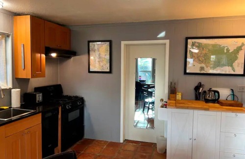Westgate House | Discover South Austin Serendipity Hideout with Deck
