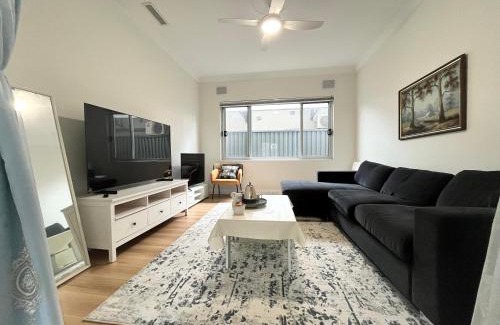 Brighton-le-Sands House | Enjoy Ocean Views at The South Bay's Home - Big Room