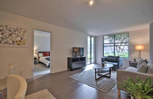 South Beach Apartment | Inviting South Beach Getaway with Heated Pool & Spa