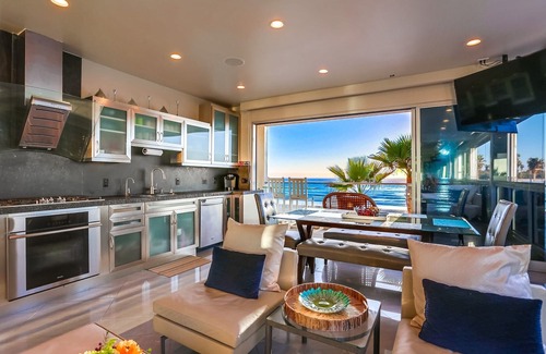 South Mission Beach Condo | Oceanfront Retreat: B5395 South Beach Combo with Spa