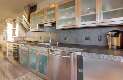 South Mission Beach Condo | Oceanfront Retreat: B5395 South Beach Combo with Spa