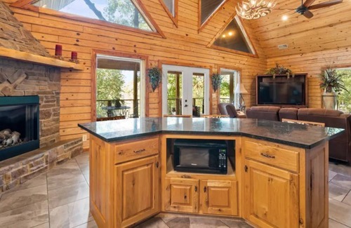 Doniphan Cabin | Unforgettable South Beach Resort: Kids Welcome, Rated 10/10