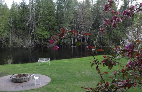 Roscommon House | Experience the South Branch Ausable River Retreat