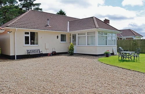 West Buckland Cottage | Comfortable 3 Bedroom Stay in Churchinford, Near Taunton