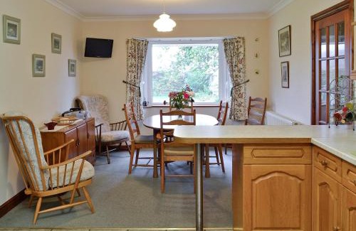 West Buckland House | Pet-Friendly Retreat at South Cleeve Bungalow - 4 Stars