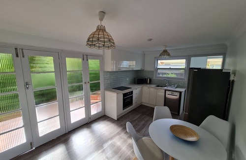 Shoalhaven Heads House | Serene Coastal House with Oceanfront Spa & Breakfast
