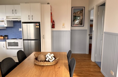Greenwell Point Cabin | Pet-Friendly South Coast Retreat with Ocean View & Pool